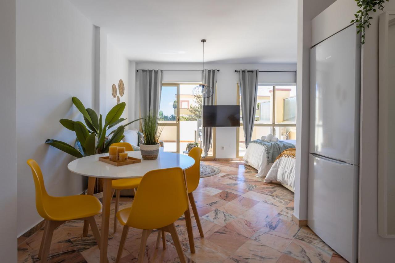 Oleholidays 225 Romana Playa Junto Al Mar Marbella Exteriör bild