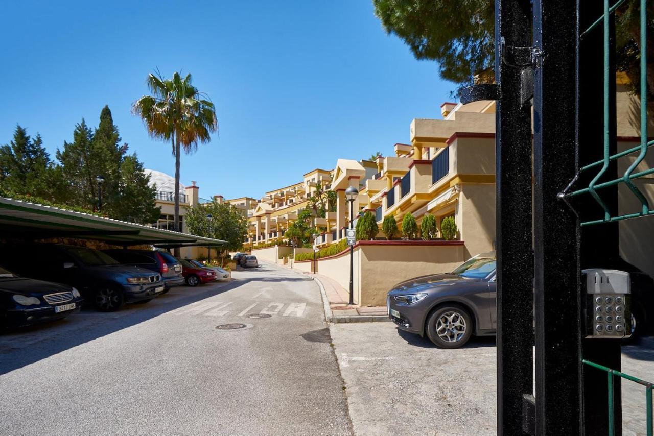 Oleholidays 225 Romana Playa Junto Al Mar Marbella Exteriör bild